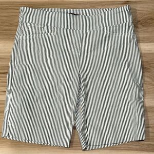Hilary Radley Pinstripe Bermuda Shorts Women’s Medium